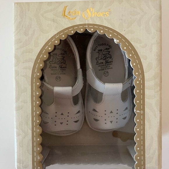 Baby Girl Leather Sandals Size 2 - Picture 4 of 4